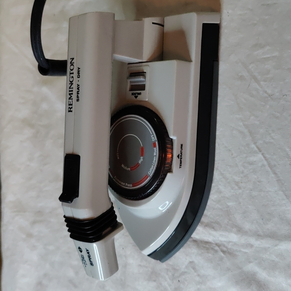 🎊Remington T1 9bp Spray / Dry Travel Iron